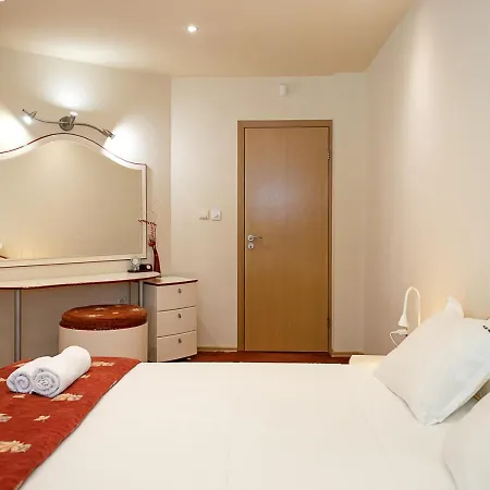 Lägenhet Bright & Spacious 2-bedroom Flat In By Flat Mаnаger *