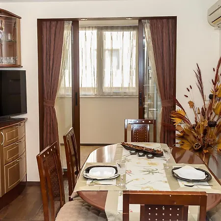 Lägenhet Bright & Spacious 2-bedroom Flat In By Flat Mаnаger *