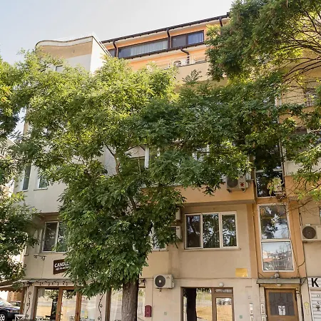 Lägenhet Bright & Spacious 2-bedroom Flat In By Flat Mаnаger Varna