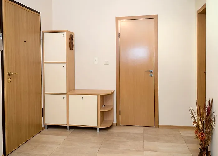 Bright & Spacious 2-bedroom Flat In By Flat Mаnаger Varna